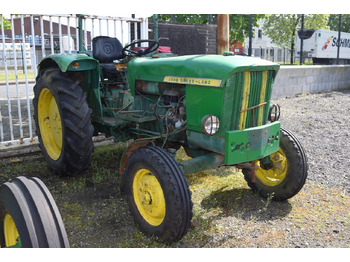 Tractor JOHN DEERE