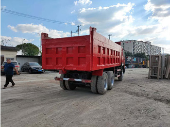 Camión volquete SINOTRUK HOWO 6x4: foto 4