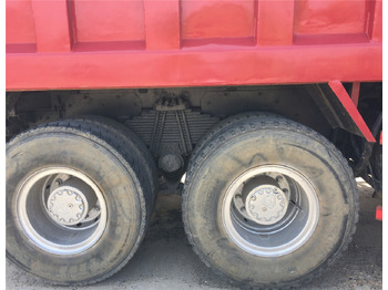Camión volquete SINOTRUK HOWO