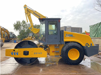 Compactador XCMG XS143