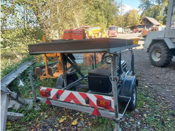 Remolque Nissen VLT LED Schilderwagen Verkehrssicherungsanhänger Leittafel: foto 4