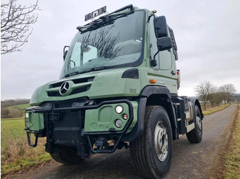 Camión chasis UNIMOG