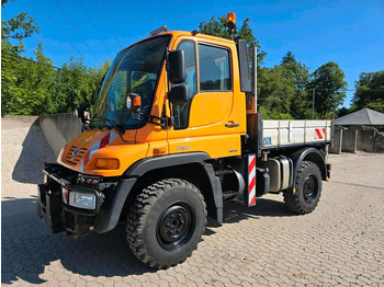 Máquina quitanieve UNIMOG