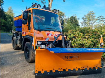 Máquina quitanieve UNIMOG U400