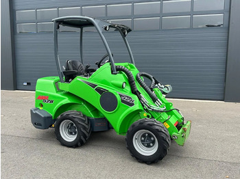 Minicargadora de cadenas AVANT