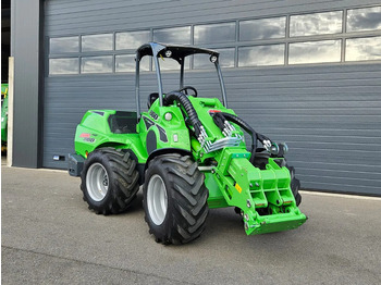 Minicargadora de cadenas AVANT