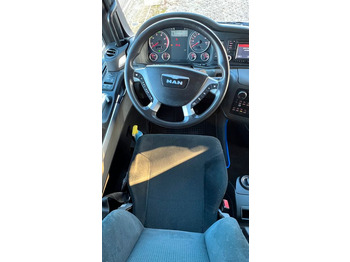 Foto del interior 1: Cabeza tractora MAN TGX 18.440 4x2