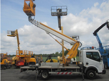 Camión con plataforma elevadora MULTITEL