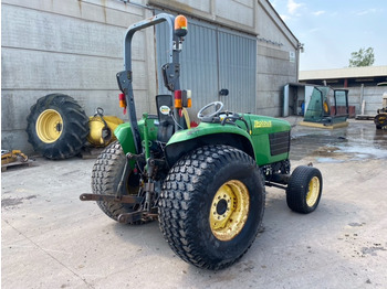 Tractor JOHN DEERE 4710: foto 4