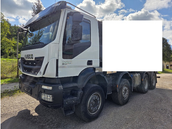 Camión chasis IVECO