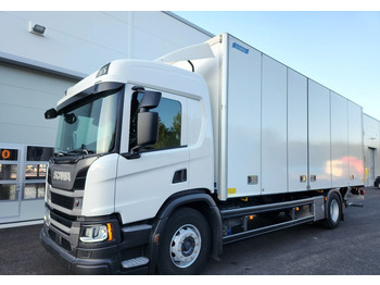 Camión caja cerrada SCANIA