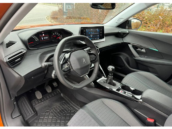 SUV/ Todoterreno Peugeot 2008 Peugeot 1.2 benz 100 km Allure 6tys przebieg fabrycznie nowy: foto 5
