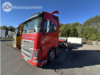 Camión chasis VOLVO FH16