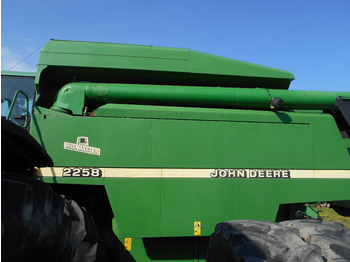 Cosechadora de granos JOHN DEERE 2258