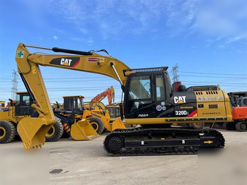 Excavadora de cadenas CATERPILLAR 320D2