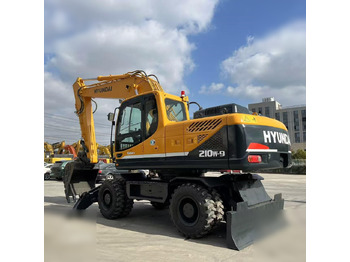 Excavadora de ruedas HYUNDAI