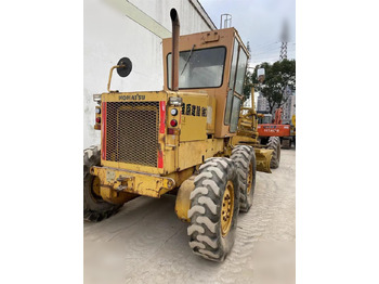 Grader KOMATSU GD511A: foto 2