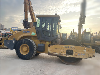 Compactador XCMG XS143J
