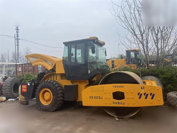 Compactador XCMG XS223J