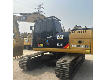 Excavadora de cadenas CATERPILLAR 323DL
