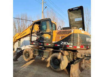 Excavadora de ruedas HYUNDAI