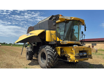 Cosechadora de granos NEW HOLLAND CR900