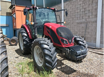 Tractor VALTRA A114