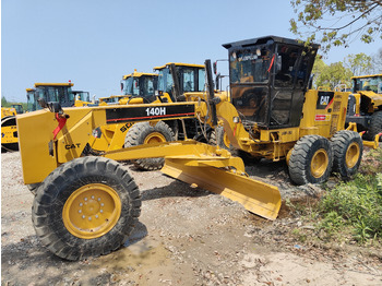 Maquinaria de construcción CATERPILLAR