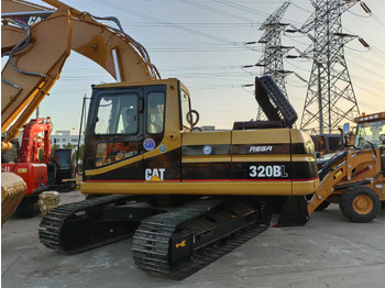 Maquinaria de construcción CATERPILLAR