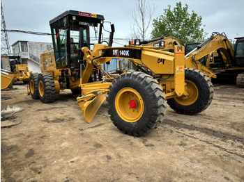 Maquinaria de construcción CATERPILLAR
