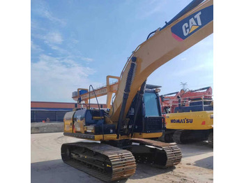 Excavadora de cadenas CATERPILLAR 320D2