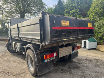 Camión volquete MERCEDES-BENZ Axor 1823: foto 2