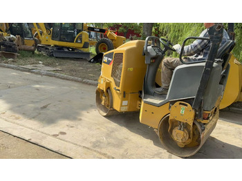 Apisonadora de asfalto CATERPILLAR CB14B: foto 4