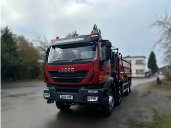 Camión volquete IVECO Trakker