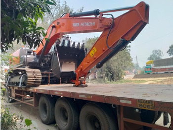 Excavadora de cadenas nuevo New Hitachi ZX220 LC tracked excavator: foto 2