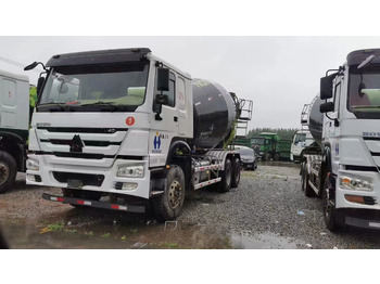 Camión hormigonera HOWO 6*4 Cement Mixer Truck: foto 5 Camión hormigonera HOWO 6*4 Cement Mixer Truck: foto 5