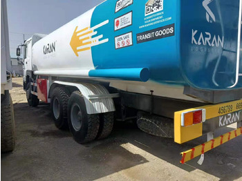 Camión cisterna SINOTRUK HOWO