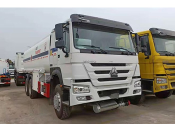 Camión cisterna SINOTRUK HOWO