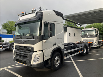 Camión chasis VOLVO FMX 540