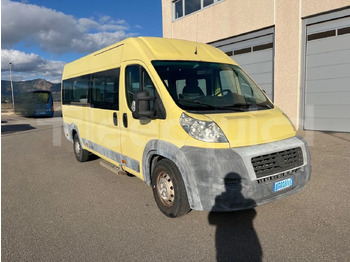 Minibús FIAT Ducato