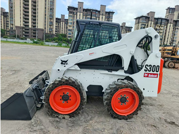 Minicargadora BOBCAT S300