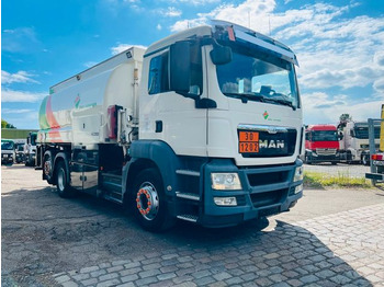 Camión cisterna MAN TGS 26.360