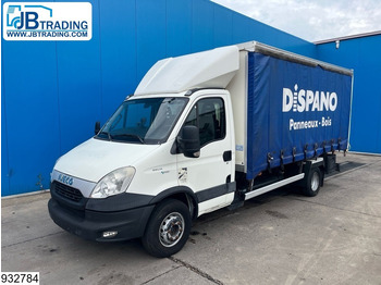 Furgoneta con lona IVECO Daily
