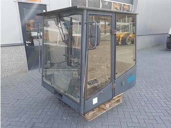 Cabina e interior AHLMANN