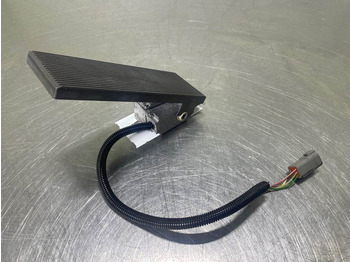 Cabina e interior MECALAC