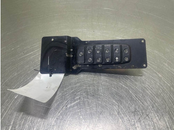 Cabina e interior MECALAC