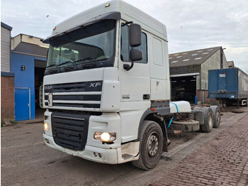 Camión chasis DAF XF 105 460