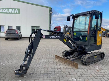 Miniexcavadora VOLVO EC18E