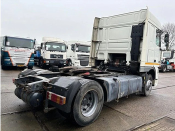 Cabeza tractora DAF 95.430 XF SPACECAB (EURO 3 / ZF16 MANUAL GEARBOX / ZF-INTARDER / AIRCONDITIONING / 870 LITER DIESELTANK): foto 3