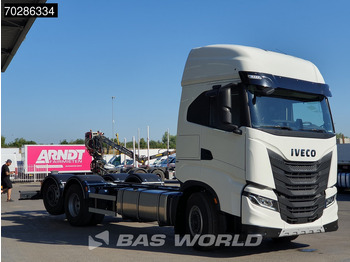 Camión chasis nuevo Iveco S-Way 490 6X2 NEW chassis! Retarder Standklima Lift+lenkasche PTO preparation LED Navi ACC Euro 6: foto 3